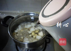 蛤油莲子梨子糖水的做法图解4
