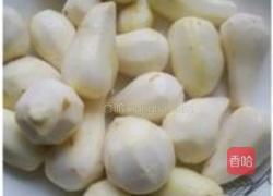 橄榄鸭焖芋头的做法图解1