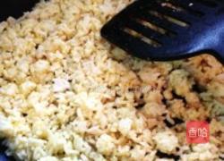 黄金肉松炒饭的做法图解3