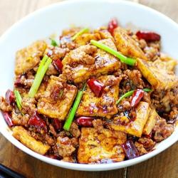 香辣酱汁肉末烩豆腐的做法[图]
