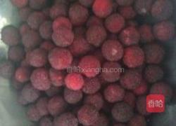 自制杨梅罐头的做法图解1