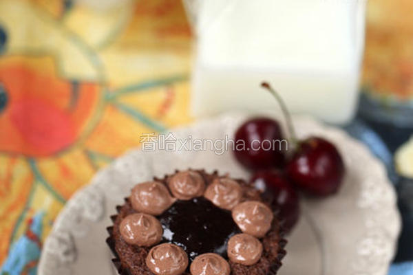 车厘子酱可可杯子蛋糕