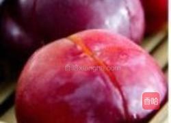 双色双味李子酒的做法图解2