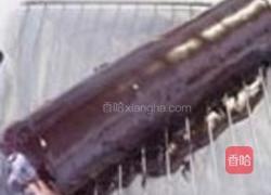 淋酱巧克力树莓蛋糕卷的做法图解15
