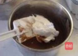 淋酱巧克力树莓蛋糕卷的做法图解8