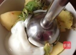 香甜牛油果奶昔的做法图解2