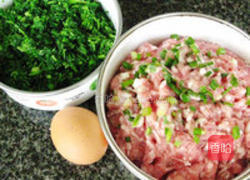 荠菜鲜肉汤团的做法图解2