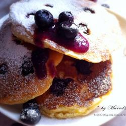 蓝莓酸奶煎饼Blueberry Yogurt Pancakes的做法[图]