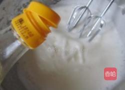草莓彩绘蛋糕卷的做法图解13
