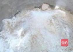 蜂蜜蛋黄吐司的做法图解1