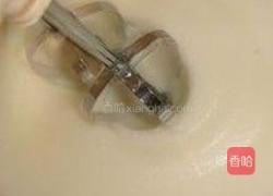 黄桃戚风蛋糕的做法图解1