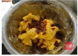 蛋黄葡萄奶酥的做法图解7