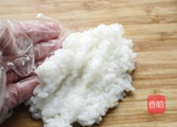 表情海鲜饭团的做法图解6