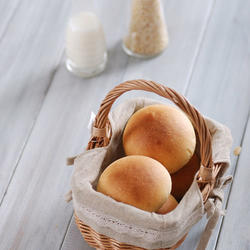 红糖果仁餐包的做法[图]