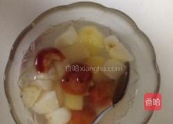 水果甜汤的做法图解1