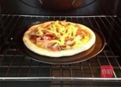 风味腊肠芝心披萨的做法图解16