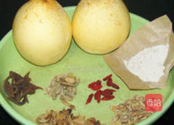 养颜润燥梨汤的做法图解1