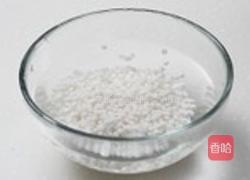 草莓西米冻布丁的做法图解1