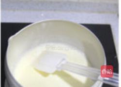 树莓黑布林慕斯的做法图解3