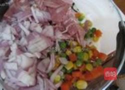 培根榨菜蛋炒饭的做法图解1