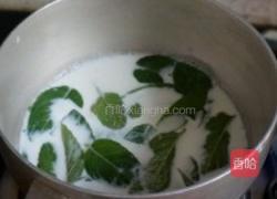 薄荷黑巧冰淇淋的做法图解2