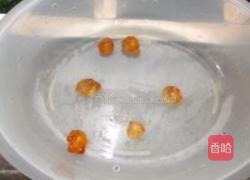 桃胶银耳雪梨的做法图解2