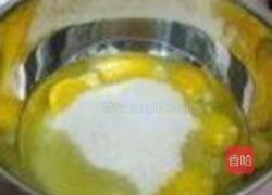 巧克力海綿蛋糕卷的做法图解2