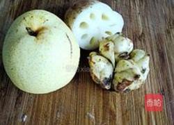 梨藕百合汤的做法图解1