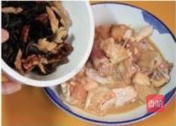 木耳红枣蒸鲜鸡的做法图解2