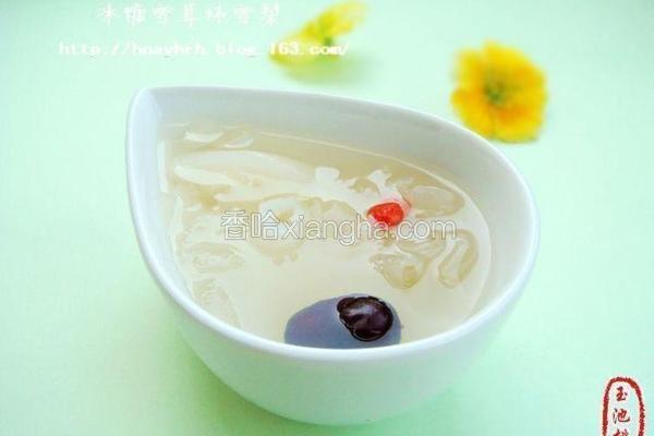 冰糖雪耳炖雪梨