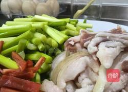 家常蒜苔炒五花肉的做法图解3