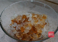 桃胶雪莲子牛奶炖蛋的做法图解1