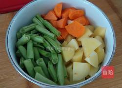 五花肉时蔬焖米饭的做法图解2