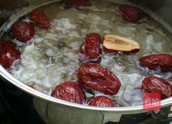 大枣银耳木瓜汤的做法图解4