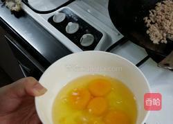 肉糜煎蛋的做法图解2