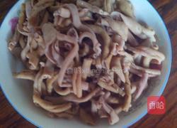 泡椒鸭肠的做法图解1