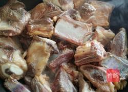 牛排炖红薯的做法图解1