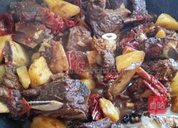 牛排炖红薯的做法图解4