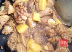 豇豆烧鸡肉的做法图解2