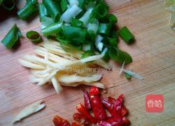 酸菜猪脚的做法图解1