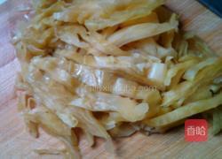 酸菜猪脚的做法图解2