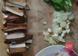 香干回锅肉的做法图解1