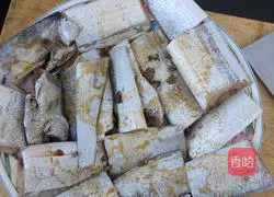 Illustration of how to make fried hairtail 1