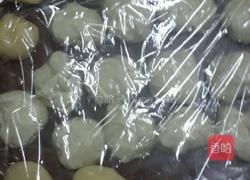 苏式蛋黄莲容月饼的做法图解3