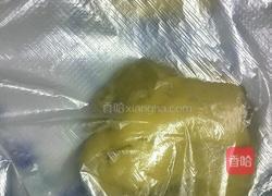 香酥豆沙蛋黄饼的做法图解2