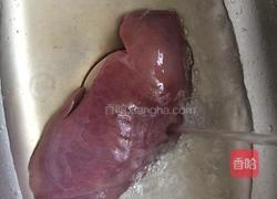 酸汤猪肝的做法图解1