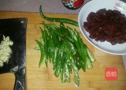 辣椒炒猪肝的做法图解1