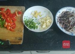 鱿鱼爆炒韭菜的做法图解1