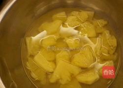 菠萝罐头的做法图解1