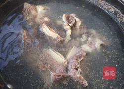 陈氏牛排汤的做法图解1